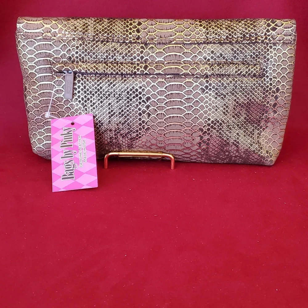 Handbags - Picture 4 of 6